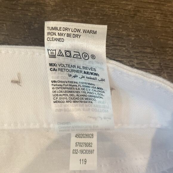 Chico's Women's So Slimming Girlfriend Slim Leg Crop Jean White Size 12 - Picture 6 of 8